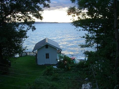 Hut at the lake